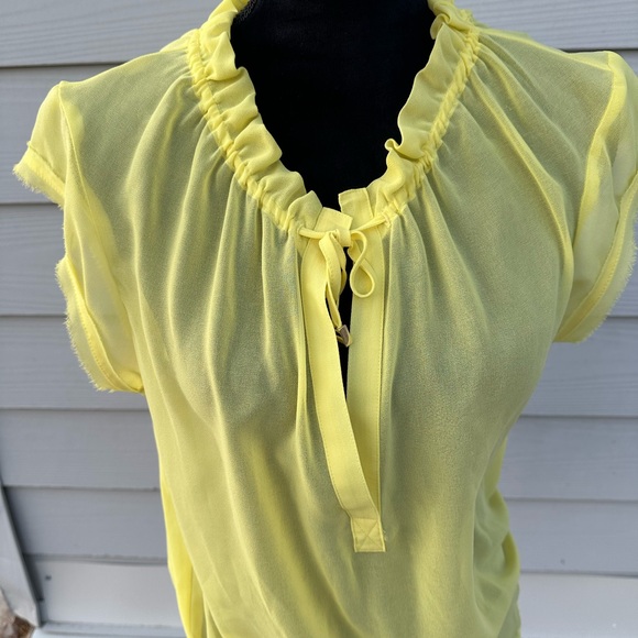 Like new sheer guess top - Picture 3 of 8